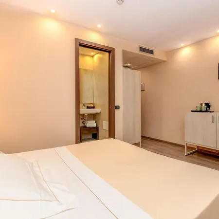 Hotel Tripoli Desenzano del Garda