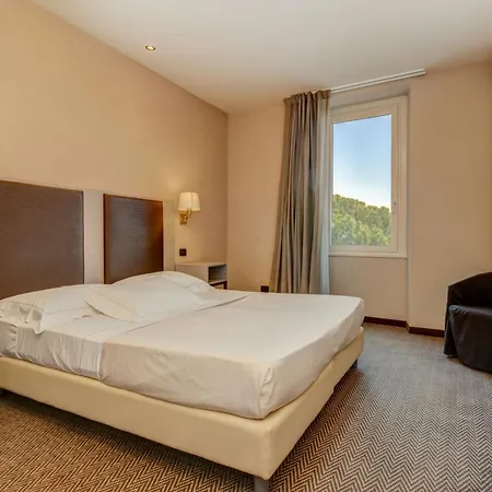 Hotell Tripoli Desenzano del Garda