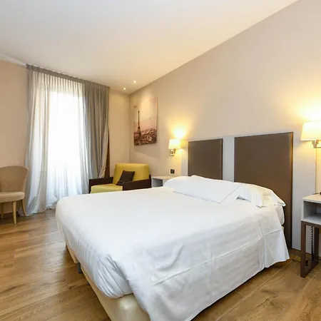 Tripoli 3* Дезенцано-дель-Гарда