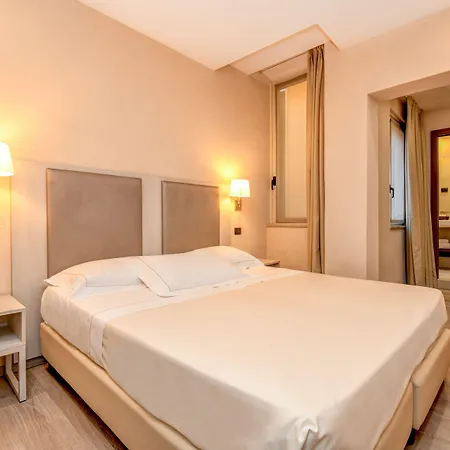 Tripoli 3* Desenzano del Garda