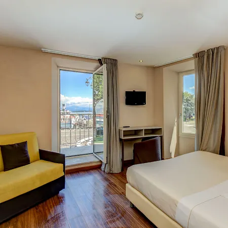 Tripoli 3* Desenzano del Garda